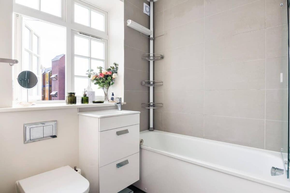 Large Luxury Studio In Heart Of Richmond Richmond  Εξωτερικό φωτογραφία